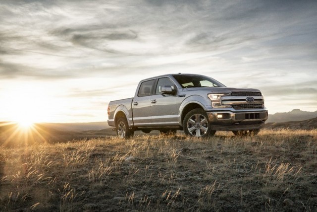 18FordF150_09_HR