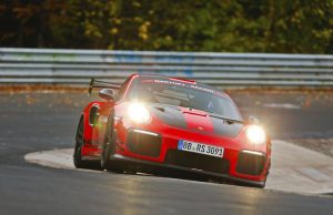 El Porsche 911 GT2 RS MR es el deportivo de carretera más rápido en Nürburgring