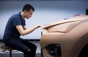 SEAT nos presenta al escultor de coches