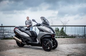 Probamos al Peugeot Metropolis 400i RS. Un triciclo muy polivalente Peugeot Metropolis