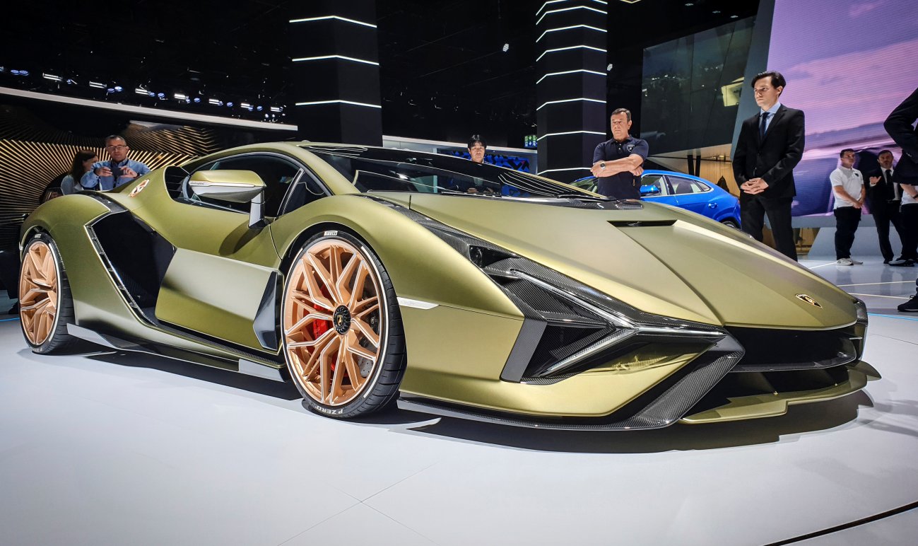 Lamborghini se instala en Barcelona bajo la red de concesionarios Quadis -  Lifestyle Motor