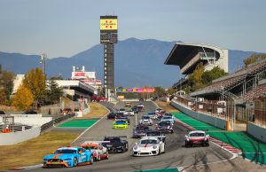 Cor Euser domina las dos horas de carreras en el GT Cer de Barcelona