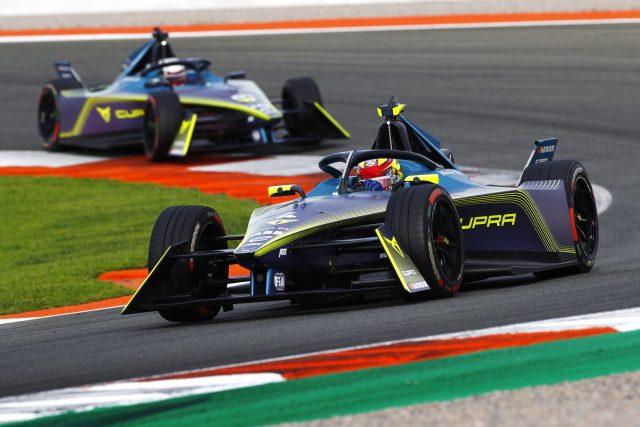 The-ABT-CUPRA-FE-team-hits-the-tracks-for-the-first-time-with-the-new-Gen3-Formula-E-car-at-Valencia_01_HQ