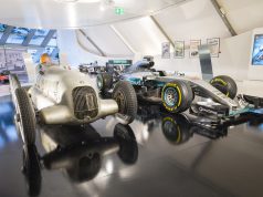 Mercedes Benz lleva a Mobility City su legado en la competición